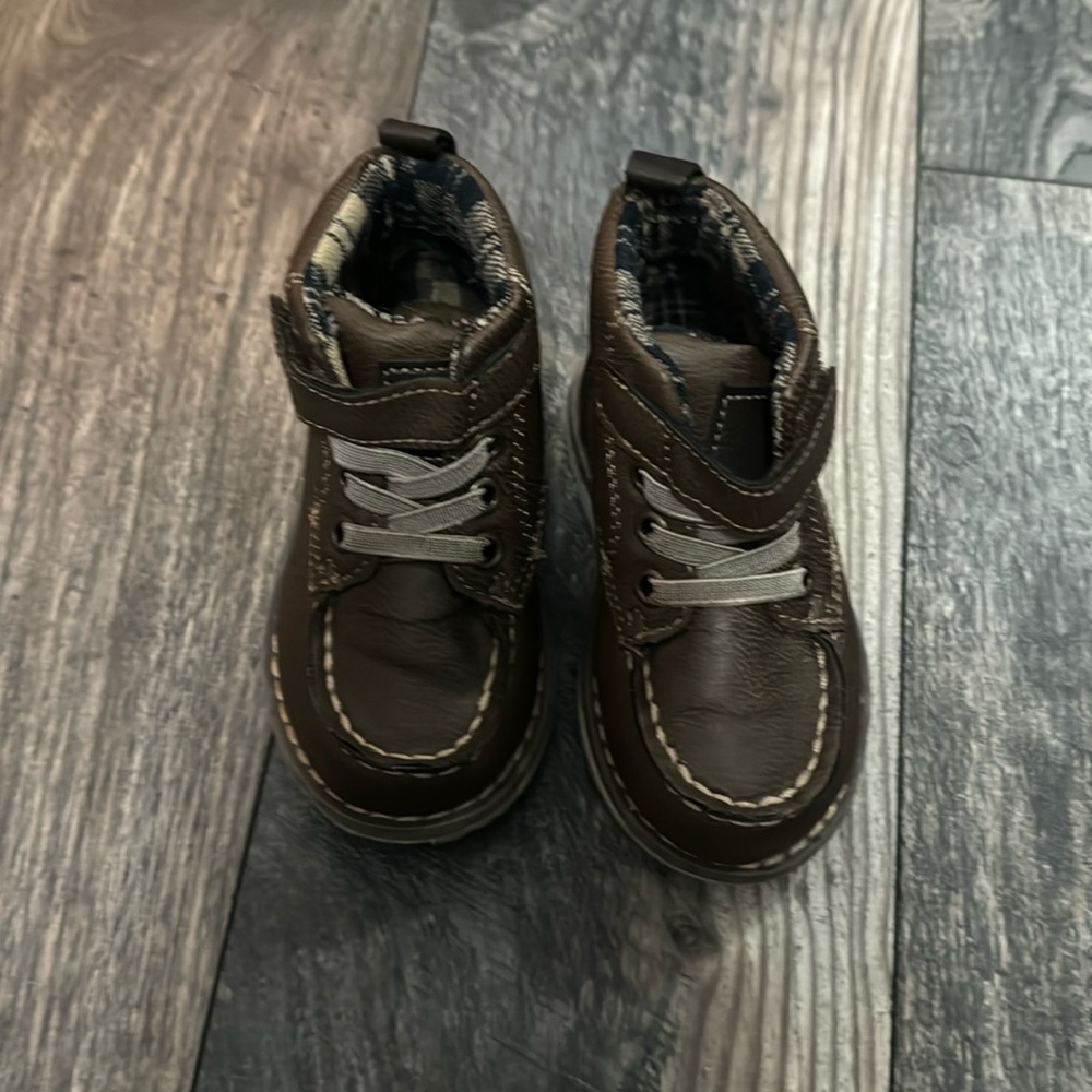 Crevo size 5 toddler boots